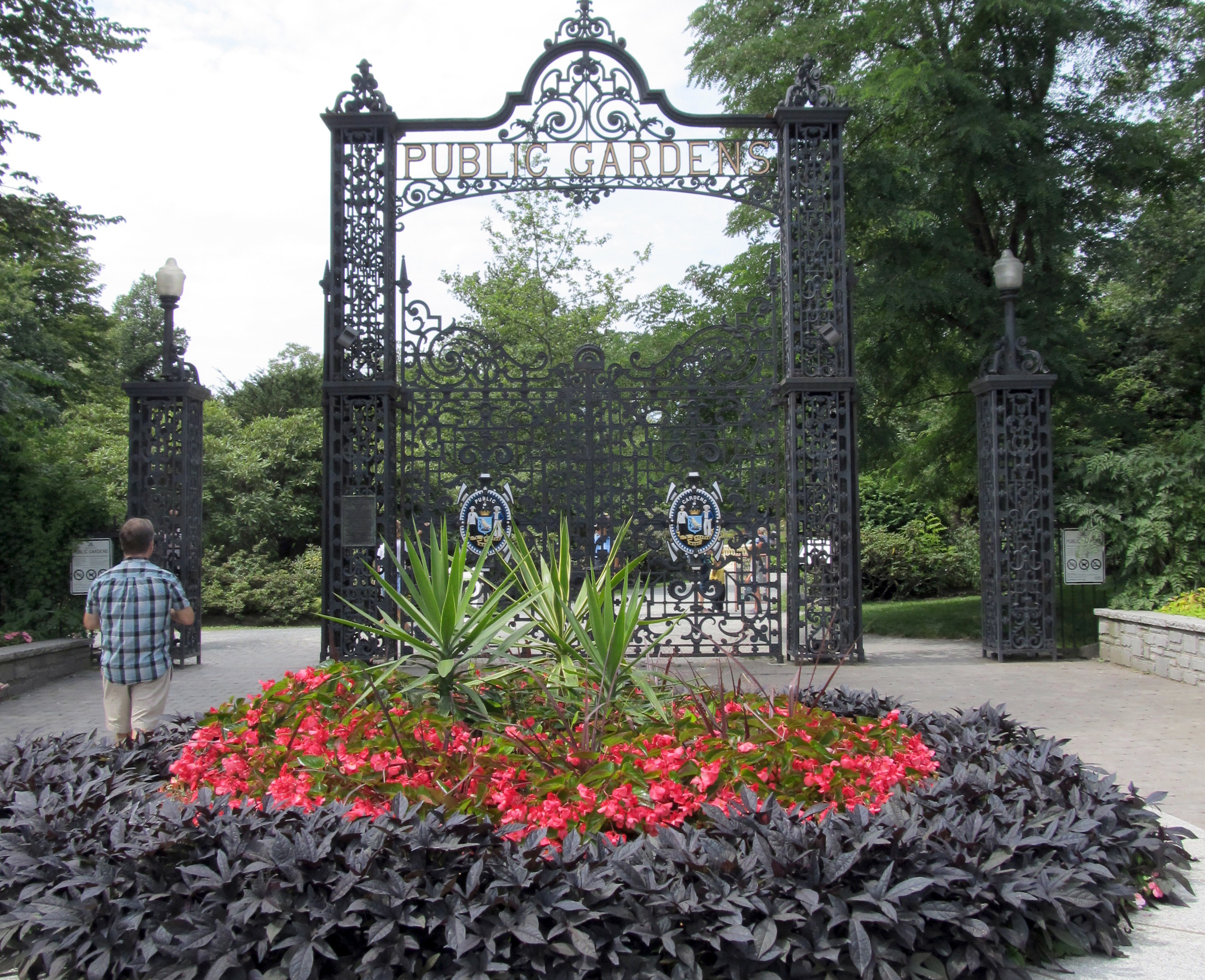 Portée d'entrée principale aux Jardins publics d'Halifax.